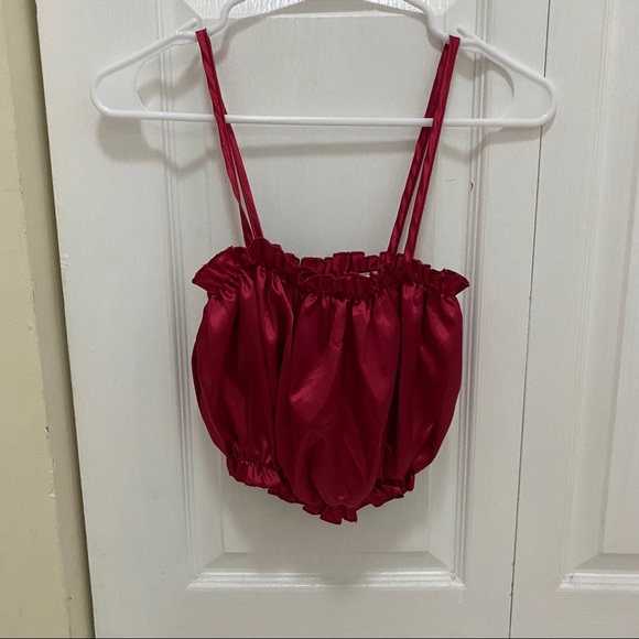 Red crop top - Picture 3 of 3